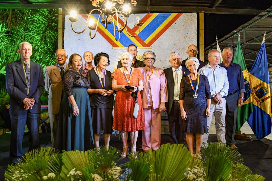 Prefeitura de Itabirito condecora personalidades que marcaram época no município